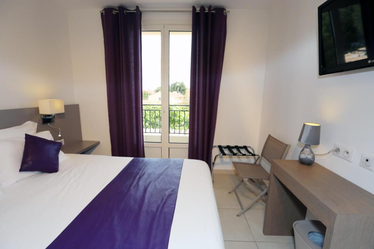 Hotel De La Plage - Hdlp บอร์มส์-เลส์-มิโมซาส์ ภายนอก รูปภาพ