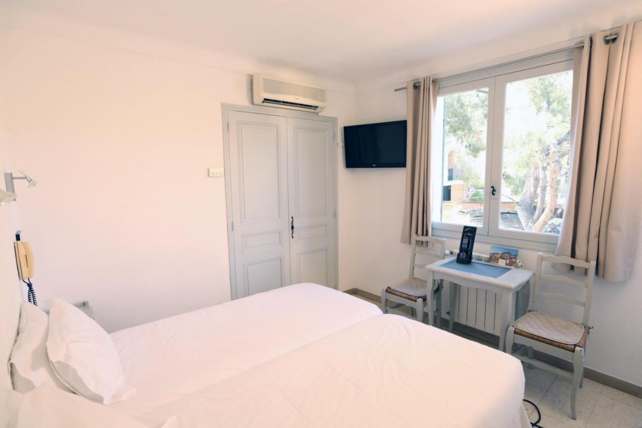 Hotel De La Plage - Hdlp บอร์มส์-เลส์-มิโมซาส์ ภายนอก รูปภาพ