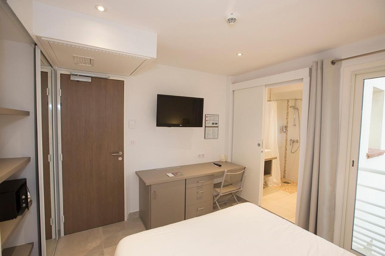 Hotel De La Plage - Hdlp บอร์มส์-เลส์-มิโมซาส์ ภายนอก รูปภาพ