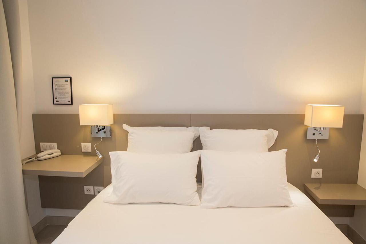 Hotel De La Plage - Hdlp บอร์มส์-เลส์-มิโมซาส์ ภายนอก รูปภาพ