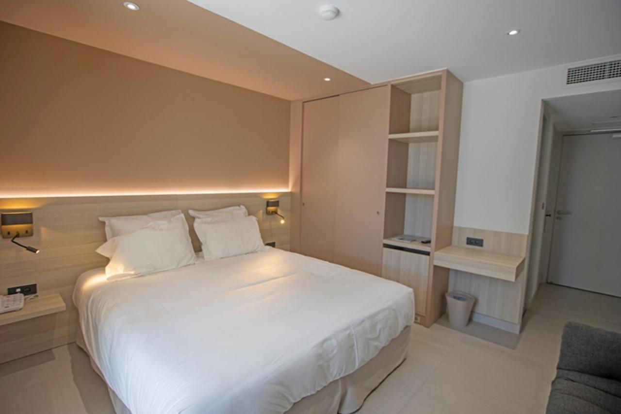 Hotel De La Plage - Hdlp บอร์มส์-เลส์-มิโมซาส์ ภายนอก รูปภาพ